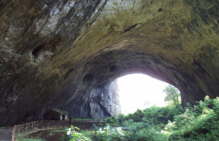 Devetaška pećina